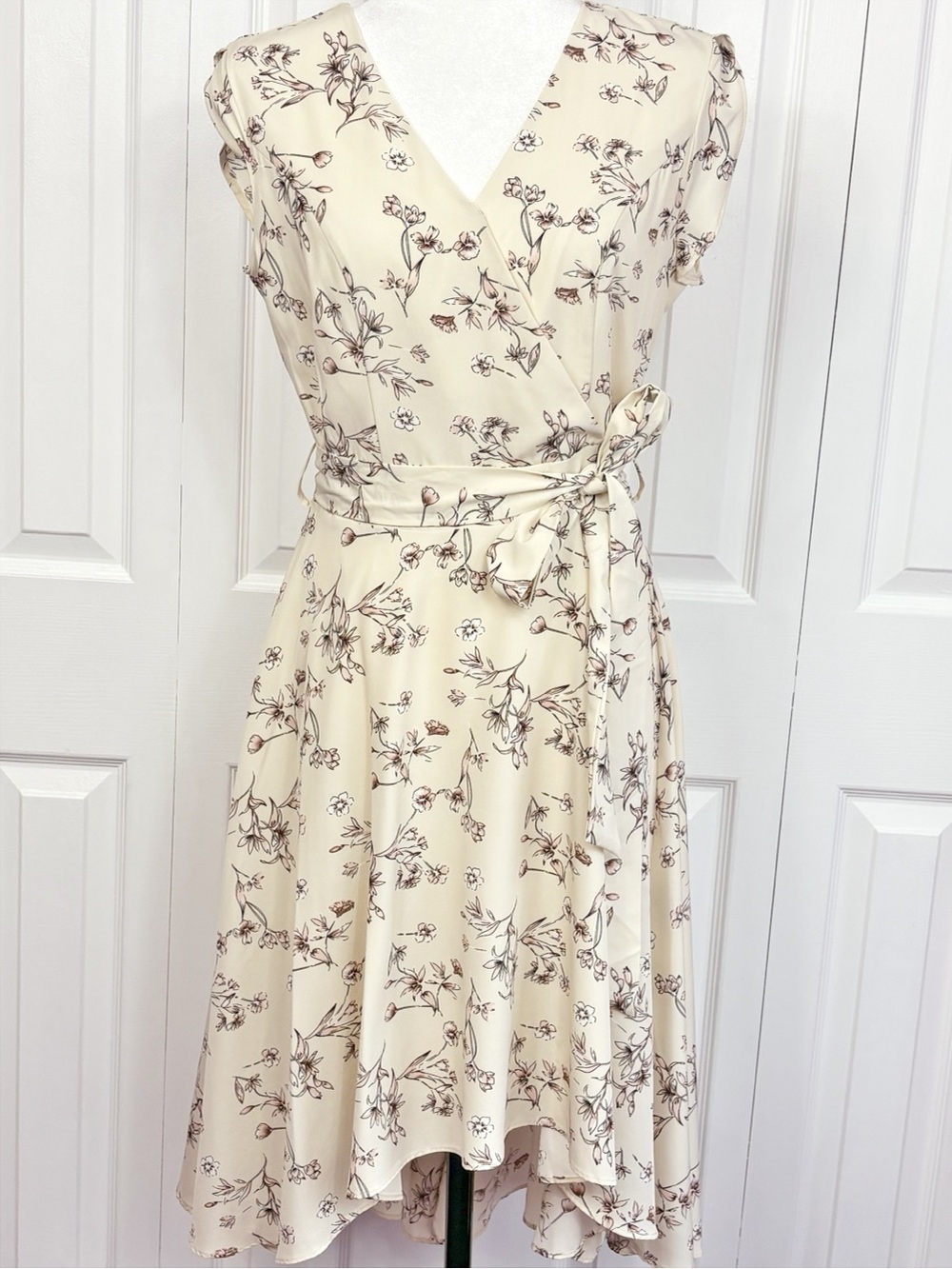 Jasambac Cream & Pink Floral Print Cap Sleeve High-Low Midi Dress Medium